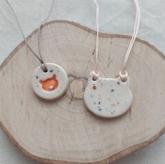 Kedili Seramik Kolyeler