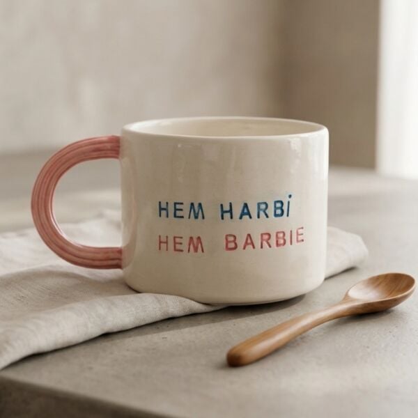 Hem Harbi Hem Barbie Seramik Bardak